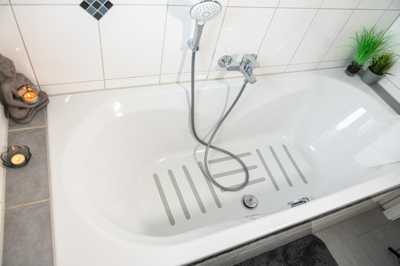 #1 Modernes Zimmer Mit Pool Und Garten Memmingen Exteriör bild
